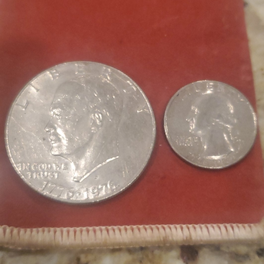 Three1976 Bicentennial silver coins, not solid